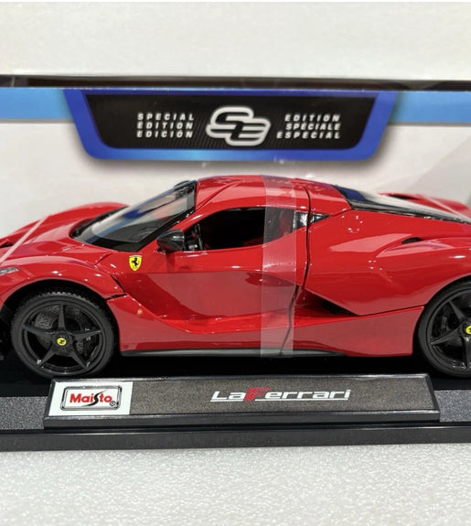 Maisto La Ferrari Red 1:18 Scale Diecast Model Car.