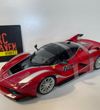 Maisto - Ferrari FXX-K - 1:18 Scale Red Diecast Model Car Special Edition.