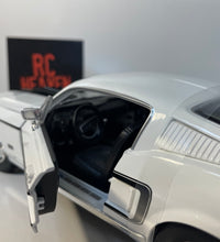 Maisto 1:18 Scale 1968 Ford Mustang GT Cobra Jet Diecast Model Car Muscle Car