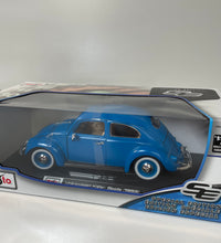 Maisto 1/18 Scale - 1955 Volkswagen Kafer.VW Beetle Diecast Model Car  Blue.