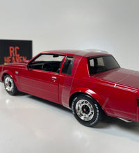 Maisto 1/18 Scale - 1987 Buick Grand National Diecast Model Car Red.