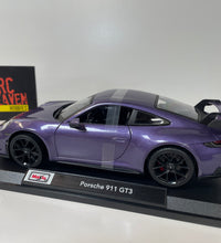 Maisto Diecast Model Special Edition 1:18 scale Porsche 911 GT3 Purple.