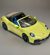 Maisto Porsche 911 Targa 4 GTS 992.2 1/18 Scale Diecast Model Car Super Car.