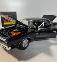 Maisto 1969 Dodge Charger R/T 1/18 Scale Diecast Model American Muscle Car.