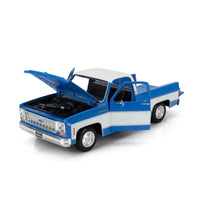 Maisto 1/18 Scale - 1974 Chevrolet C10 Cheyenne Super  - Blue Diecast Model.