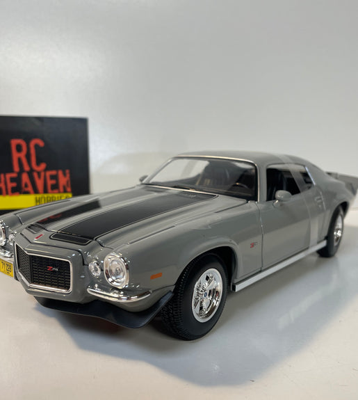 Maisto 1:18 Scale 1971 Chevrolet Camaro Diecast Model Car American Muscle Grey.