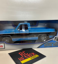 Maisto 1/18 Scale - 1974 Chevrolet C10 Cheyenne Super  - Blue & Black Diecast Model.