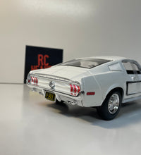 Maisto 1:18 Scale 1968 Ford Mustang GT Cobra Jet Diecast Model Car Muscle Car