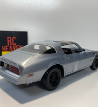 Maisto 1977 Pontiac Firebird Trans Am 1:18 Scale Die cast Model Car