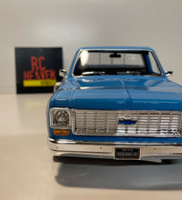 Maisto 1/18 Scale - 1974 Chevrolet C10 Cheyenne Super  - Blue & Black Diecast Model.