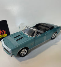 Maisto 1:18 Scale 1967 Chevrolet Camaro SS 396 Convertible Diecast Model Car