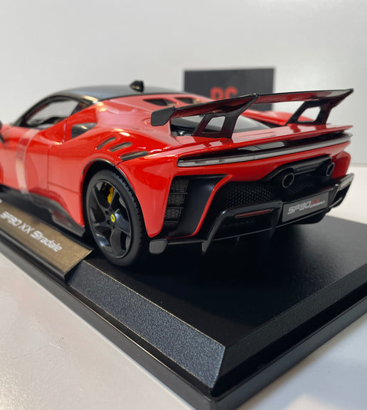Maisto SF90 XX Stradale 1:18 Scale Red Model Ferrari Diecast Car.