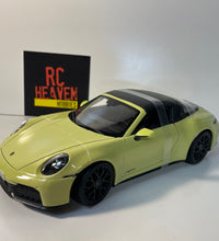Maisto Porsche 911 Targa 4 GTS 992.2 1/18 Scale Diecast Model Car Super Car.