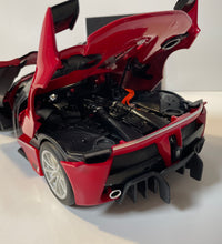 Maisto - Ferrari FXX-K - 1:18 Scale Red Diecast Model Car Special Edition.
