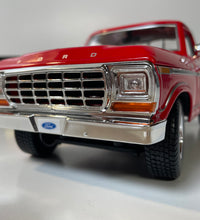 Maisto 1979 Ford F150 Pick Up 1/18 Scale Diecast Model American Muscle Car Red.