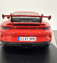 Maisto Diecast Model Special Edition 1:18 scale Porsche 911 GT3 Red.