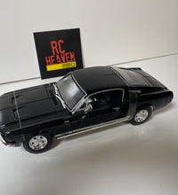Maisto 1967 Ford Mustang GTA Fastback 1/18 Diecast Model American Muscle Car