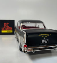 Maisto 1/18 Scale - 1957 Chevrolet Bel Air Coupe Diecast Model Car Custom Hot Rod.