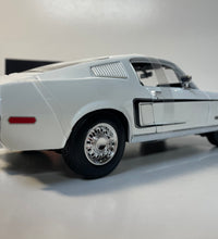 Maisto 1:18 Scale 1968 Ford Mustang GT Cobra Jet Diecast Model Car Muscle Car