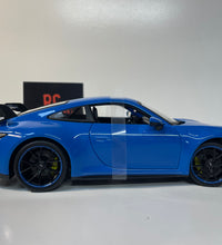 Maisto Diecast Model Special Edition 1:18 scale Porsche 911 GT3.