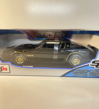 Maisto 1977 Pontiac Firebird Trans Am 1:18 Scale Die cast Model Car.