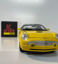 Maisto Ford Thunderbird 1/18 Scale Diecast Model Car Yellow.