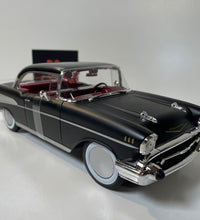 Maisto 1/18 Scale - 1957 Chevrolet Bel Air Coupe Diecast Model Car Custom Hot Rod.
