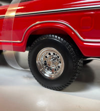 Maisto 1979 Ford F150 Pick Up 1/18 Scale Diecast Model American Muscle Car Red.