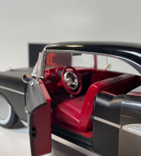 Maisto 1/18 Scale - 1957 Chevrolet Bel Air Coupe Diecast Model Car Custom Hot Rod.