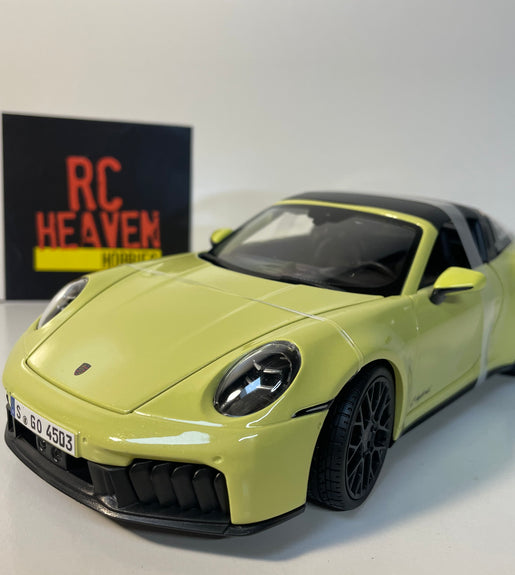 Maisto Porsche 911 Targa 4 GTS 992.2 1/18 Scale Diecast Model Car Super Car.