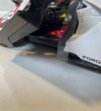 Maisto Ford GT 2021 Ford Heritage 1:18 Scale Diecast Model Car.