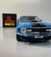 Maisto 1970 Ford Mustang Mach 1 - 1/18 Scale Diecast Model American Muscle Car.