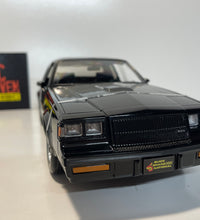 Maisto 1/18 Scale - 1987 Buick Grand National Diecast Model Car.