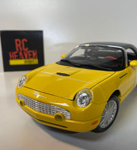 Maisto Ford Thunderbird 1/18 Scale Diecast Model Car Yellow.