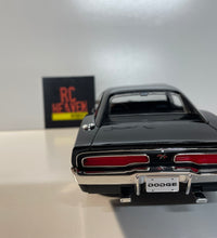 Maisto 1969 Dodge Charger R/T 1/18 Scale Diecast Model American Muscle Car.