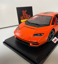 Maisto Lamborghini Countach LPI 800 - 4 1/18 Scale Diecast Model Car.