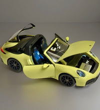 Maisto Porsche 911 Targa 4 GTS 992.2 1/18 Scale Diecast Model Car Super Car.