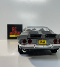 Maisto 1:18 Scale 1971 Chevrolet Camaro Diecast Model Car American Muscle Grey.