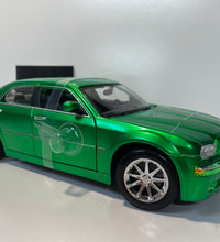 Maisto 2005 Chrysler Hemi 300c 1:18 Scale Diecast Model Car.