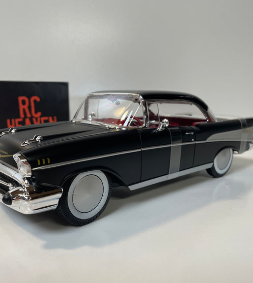 Maisto 1/18 Scale - 1957 Chevrolet Bel Air Coupe Diecast Model Car Custom Hot Rod.