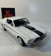 Maisto 1:18 Scale 1968 Ford Mustang GT Cobra Jet Diecast Model Car Muscle Car