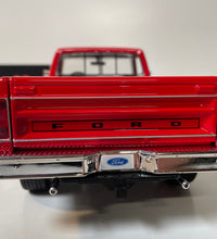 Maisto 1979 Ford F150 Pick Up 1/18 Scale Diecast Model American Muscle Car Red.
