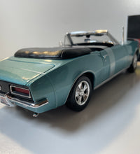 Maisto 1:18 Scale 1967 Chevrolet Camaro SS 396 Convertible Diecast Model Car