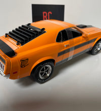 Maisto 1970 Ford Mustang Mach 1 1/18 Scale Diecast Model American Muscle Car.