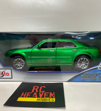 Maisto 2005 Chrysler Hemi 300c 1:18 Scale Diecast Model Car.