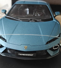 Maisto - Lamborghini Temerario - 1:18 Scale Metallic Blue Diecast Model Car.