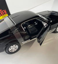 Maisto 1967 Ford Mustang GTA Fastback 1/18 Diecast Model American Muscle Car