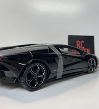 Maisto Lamborghini Countach LPI 800 - 4 1/18 Scale Diecast Model Car.
