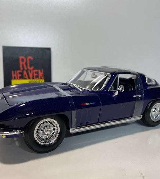Maisto 1/18 Diecast Special Edition 1965 Chevrolet Corvette Metallic Purple Model Car.