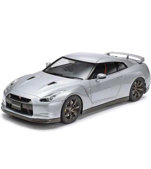 Tamiya 1/24 Scale Nissan GT-R Model Kit No: 24300
